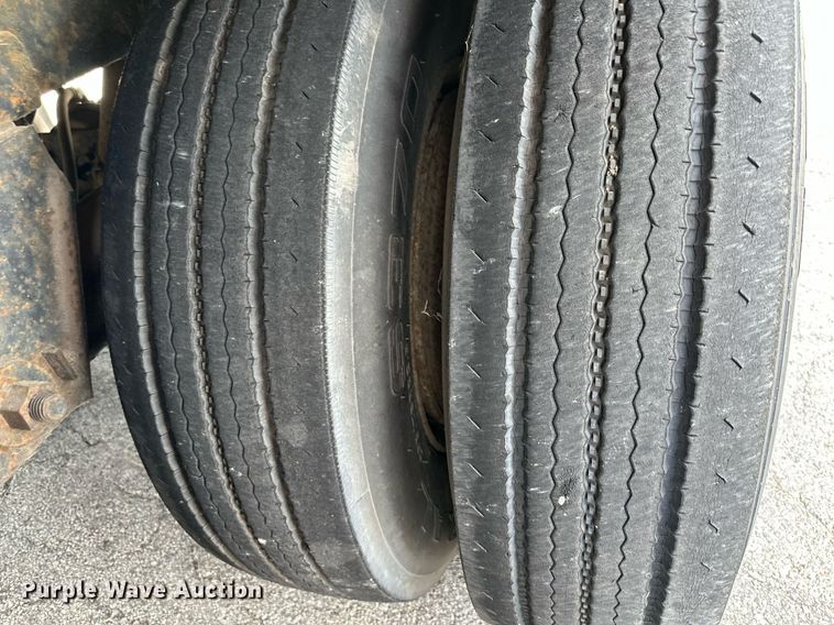 image for item DR2642 1985 Kentucky dry van trailer