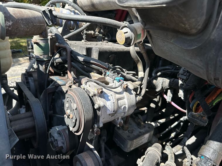 image for item DR2644 2006 International 8600 semi truck