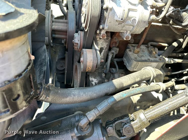 image for item DR2644 2006 International 8600 semi truck