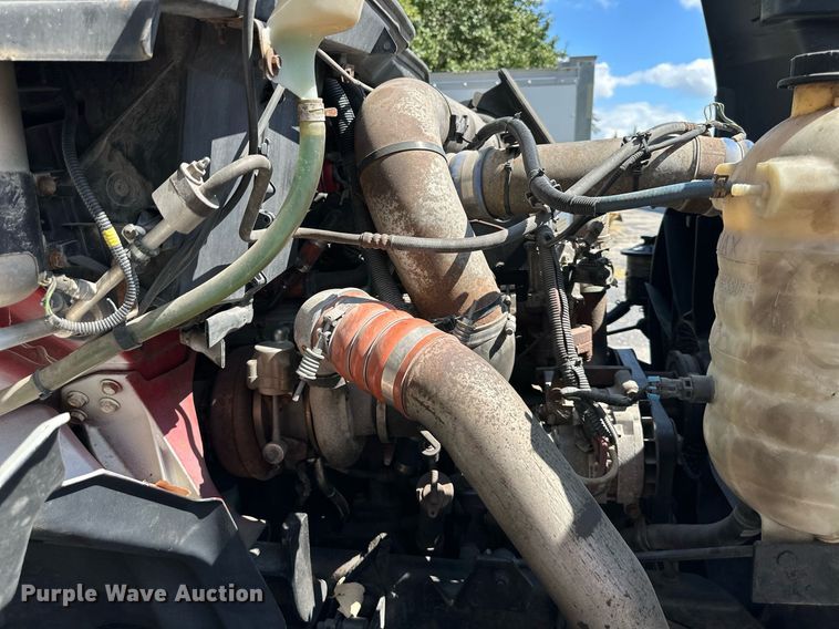 image for item DR2644 2006 International 8600 semi truck