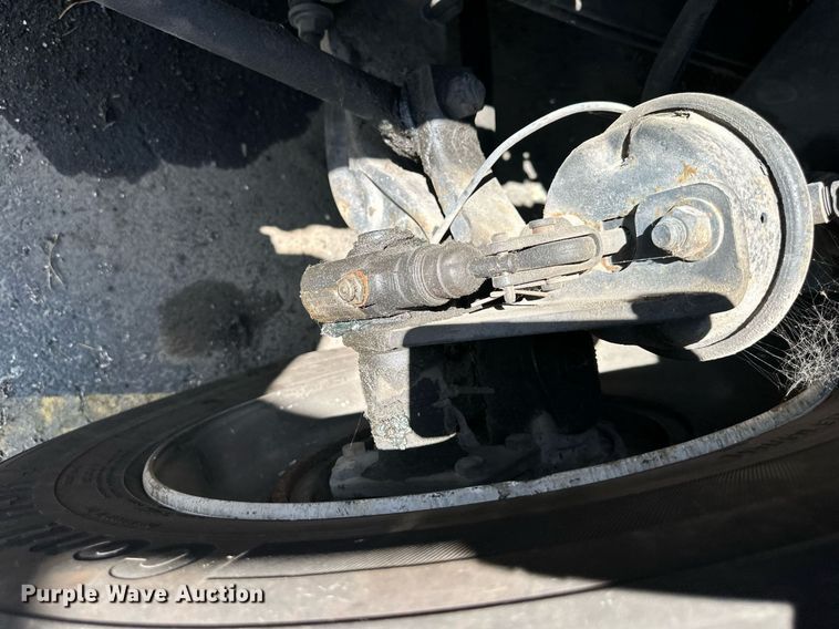 image for item DR2644 2006 International 8600 semi truck