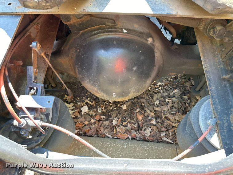 image for item DR2644 2006 International 8600 semi truck