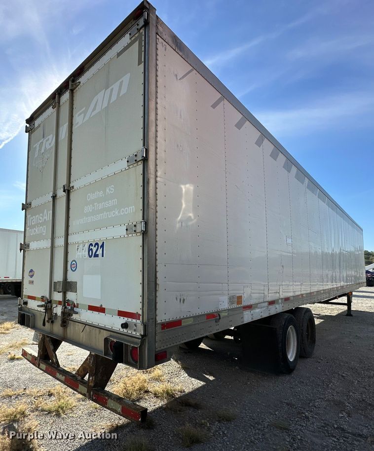image for item DR2714 2005 Utility  3000R  refrigerated van trailer