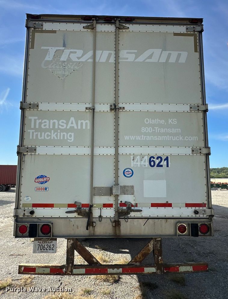 image for item DR2714 2005 Utility  3000R  refrigerated van trailer