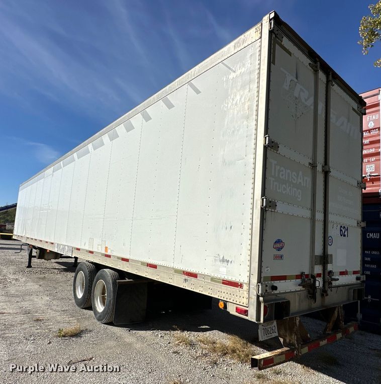 image for item DR2714 2005 Utility  3000R  refrigerated van trailer