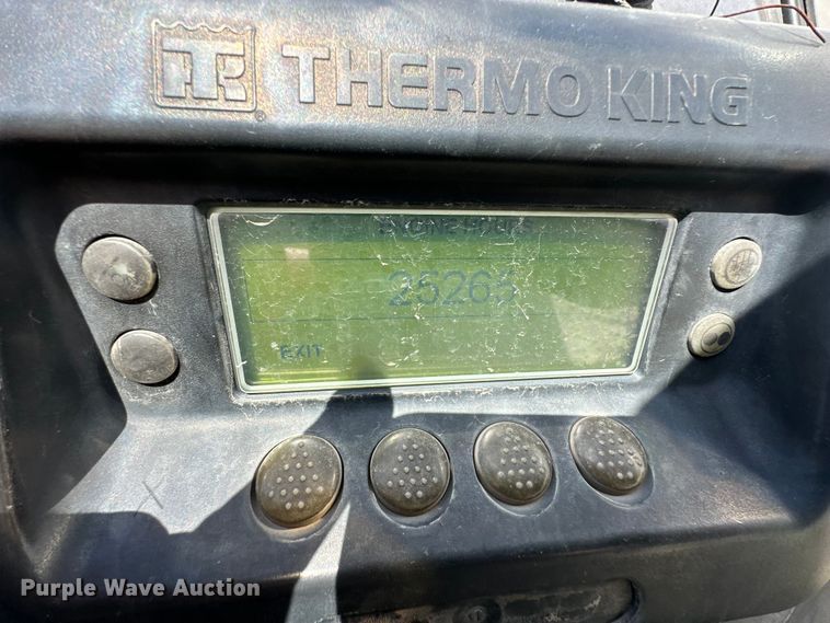 image for item DR2714 2005 Utility  3000R  refrigerated van trailer