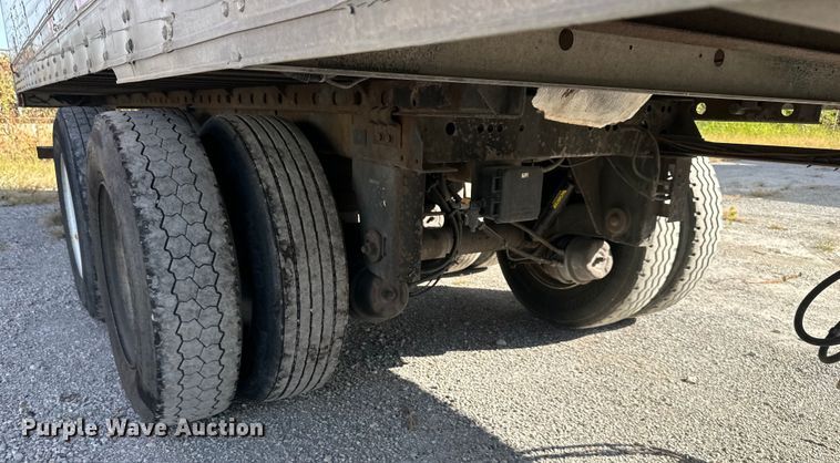 image for item DR2714 2005 Utility  3000R  refrigerated van trailer