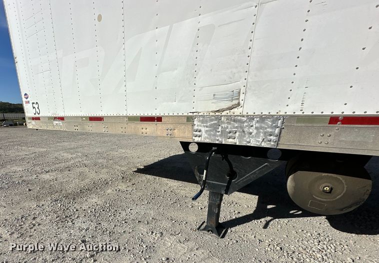 image for item DR2714 2005 Utility  3000R  refrigerated van trailer