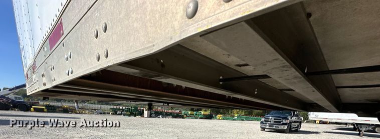 image for item DR2714 2005 Utility  3000R  refrigerated van trailer