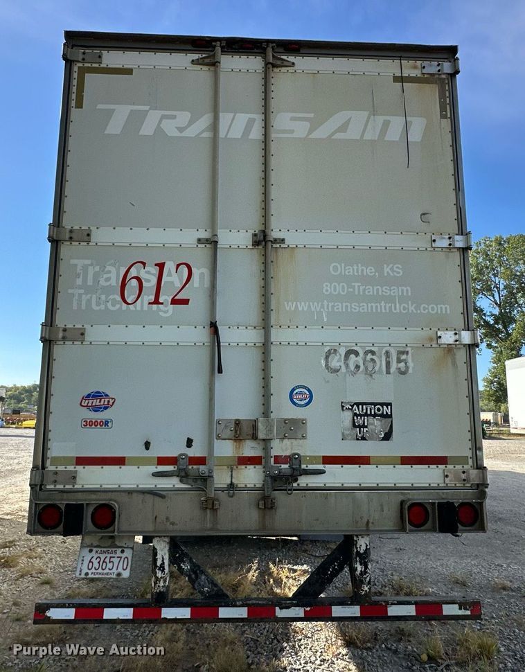 image for item DR2715 2005 Utility 3000R refrigerated van trailer