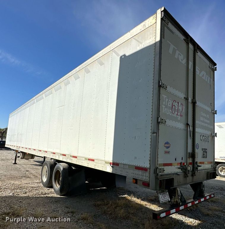 image for item DR2715 2005 Utility 3000R refrigerated van trailer