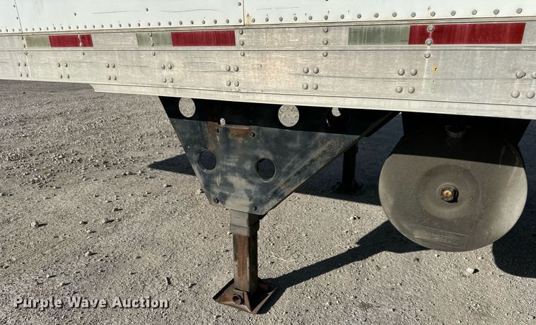 image for item DR2715 2005 Utility 3000R refrigerated van trailer