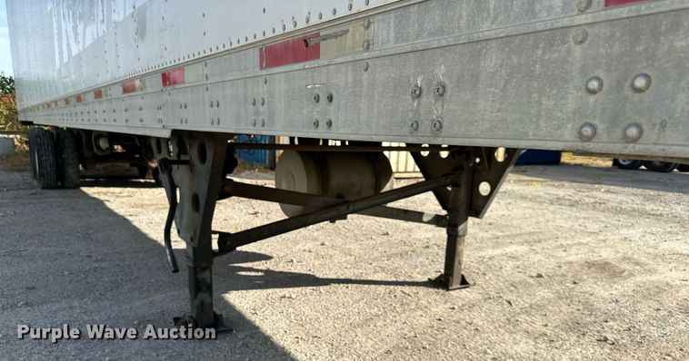 image for item DR2715 2005 Utility 3000R refrigerated van trailer