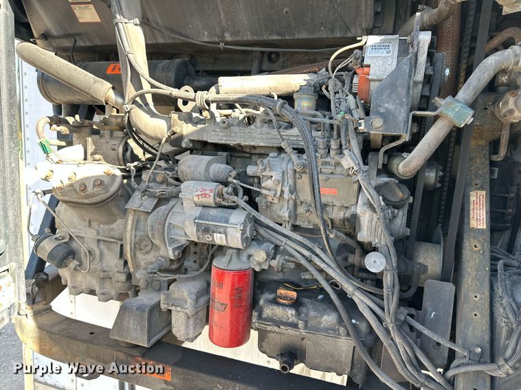 image for item DR2715 2005 Utility 3000R refrigerated van trailer