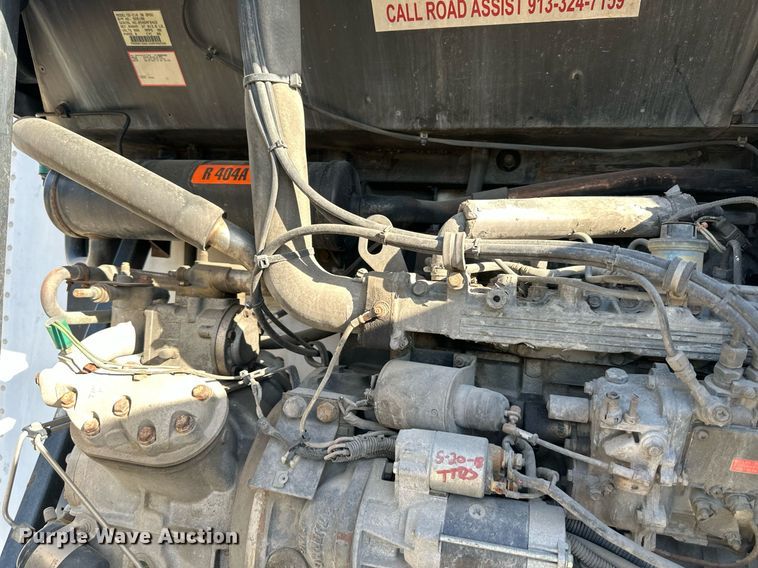 image for item DR2715 2005 Utility 3000R refrigerated van trailer