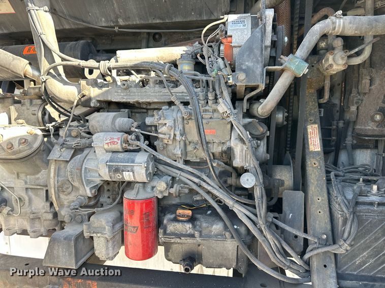 image for item DR2715 2005 Utility 3000R refrigerated van trailer