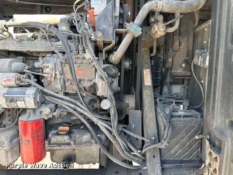 image for item DR2715 2005 Utility 3000R refrigerated van trailer