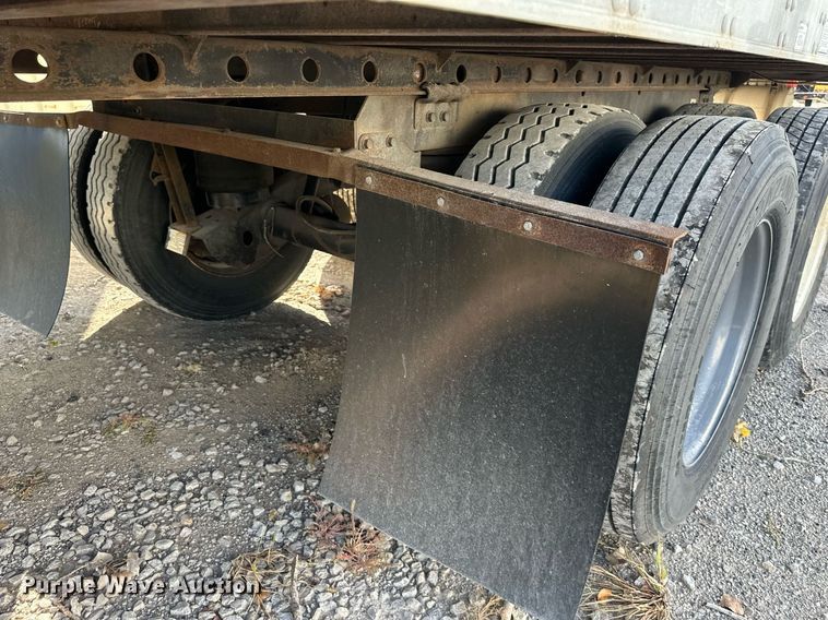 image for item DR2715 2005 Utility 3000R refrigerated van trailer