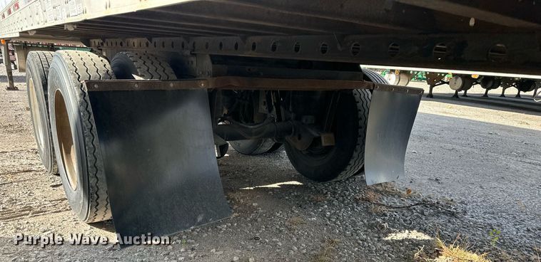 image for item DR2715 2005 Utility 3000R refrigerated van trailer