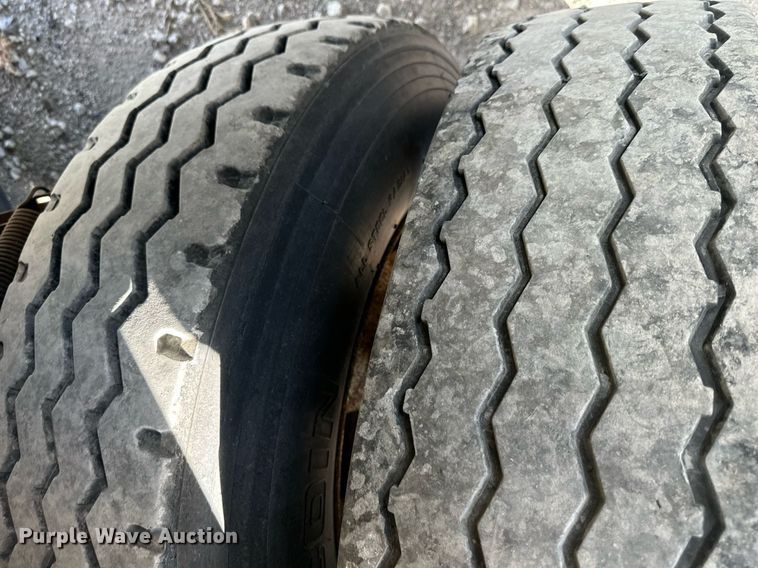 image for item DR2715 2005 Utility 3000R refrigerated van trailer