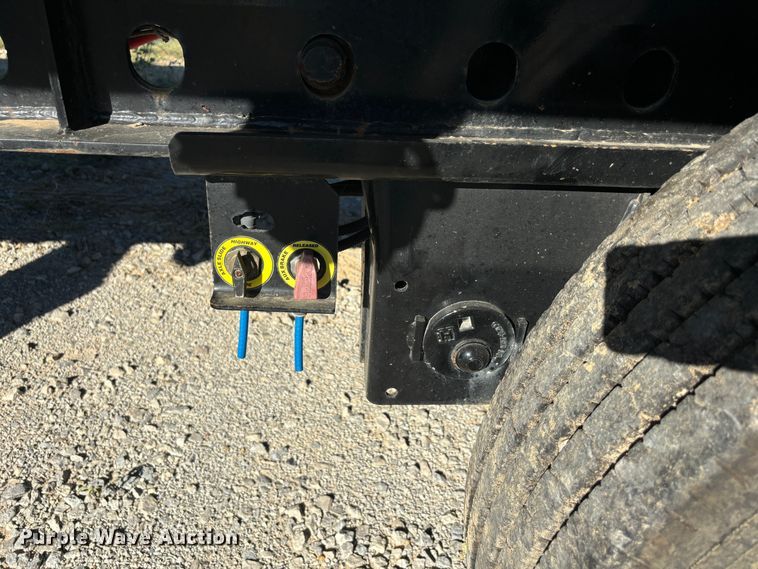 image for item DS2531 2018 Transcraft flatbed trailer