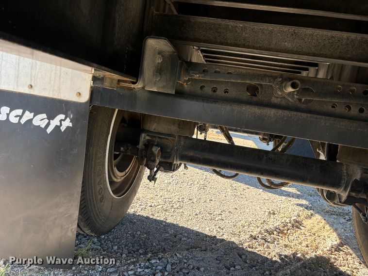 image for item DS2531 2018 Transcraft flatbed trailer