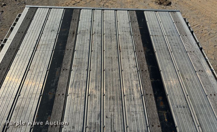 image for item DS2531 2018 Transcraft flatbed trailer