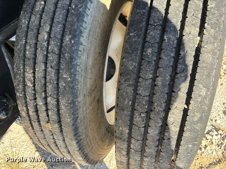 image for item DS2531 2018 Transcraft flatbed trailer