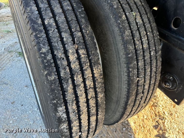 image for item DS2531 2018 Transcraft flatbed trailer