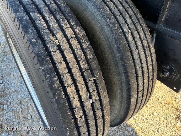 image for item DS2531 2018 Transcraft flatbed trailer