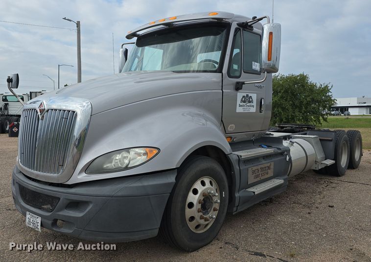 image for item DS4813 2014 International Eagle ProStar semi truck