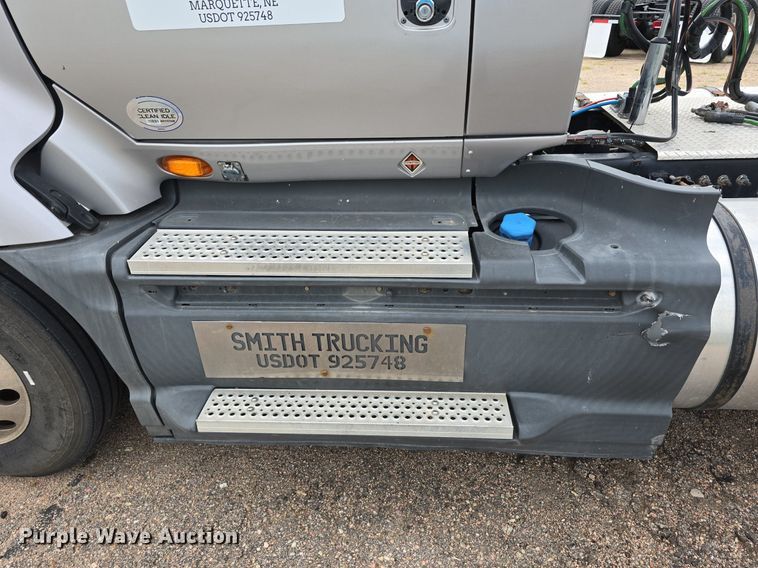 image for item DS4813 2014 International Eagle ProStar semi truck