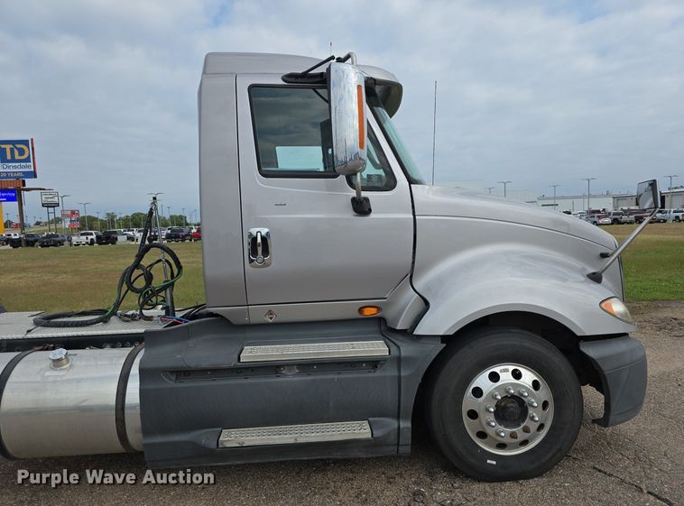 image for item DS4813 2014 International Eagle ProStar semi truck