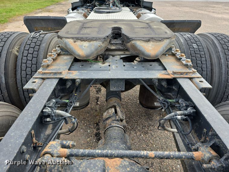 image for item DS4813 2014 International Eagle ProStar semi truck