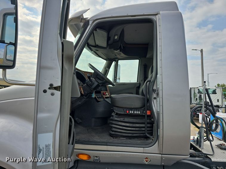 image for item DS4813 2014 International Eagle ProStar semi truck