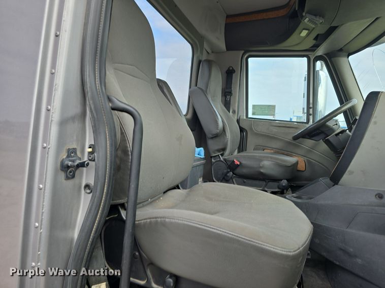 image for item DS4813 2014 International Eagle ProStar semi truck