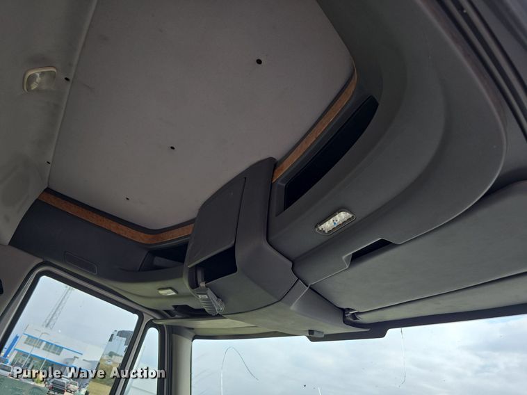 image for item DS4813 2014 International Eagle ProStar semi truck