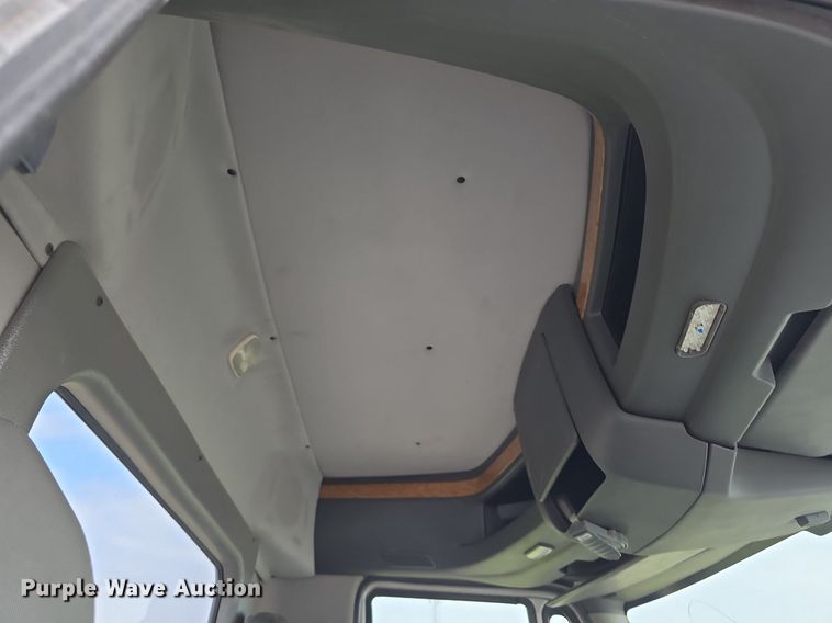 image for item DS4813 2014 International Eagle ProStar semi truck