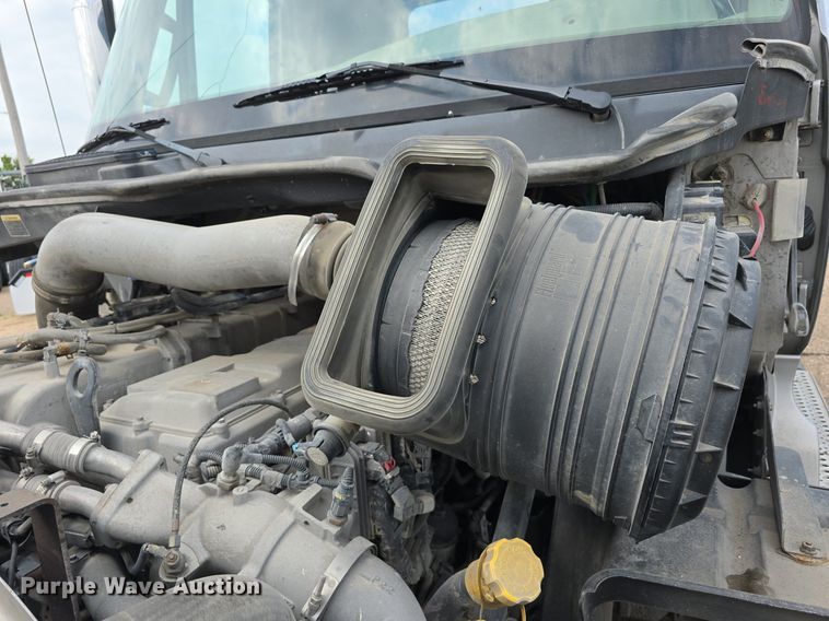 image for item DS4813 2014 International Eagle ProStar semi truck