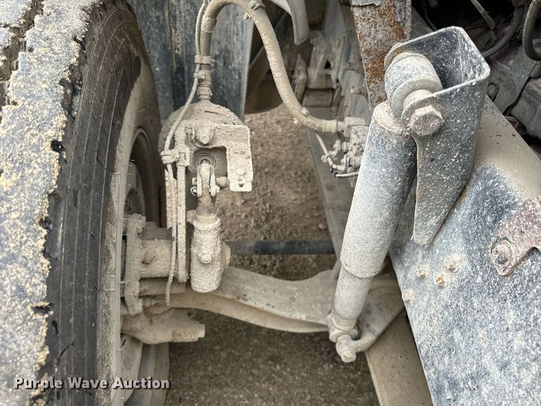 image for item DT2001 2009 Mack  CUX613 semi truck