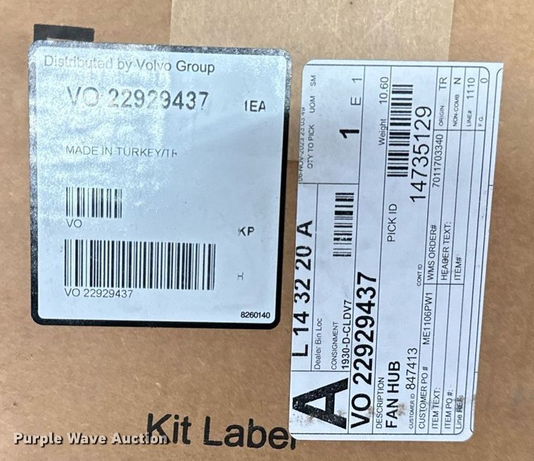 image for item DT2001 2009 Mack  CUX613 semi truck