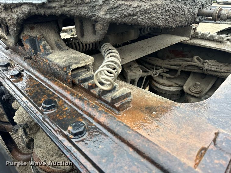 image for item DT2002 2003 Kenworth T800 semi truck