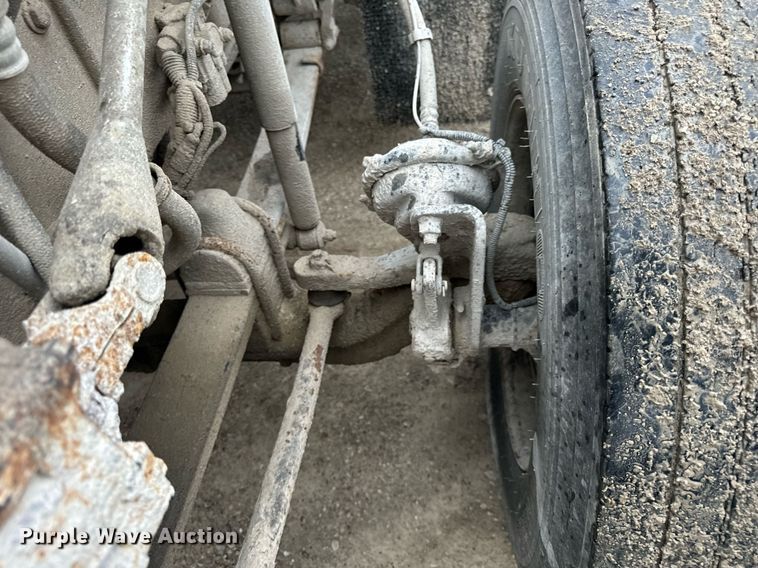 image for item DT2002 2003 Kenworth T800 semi truck