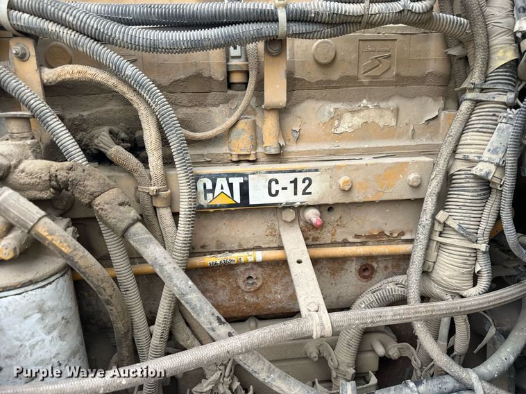 image for item DT2002 2003 Kenworth T800 semi truck