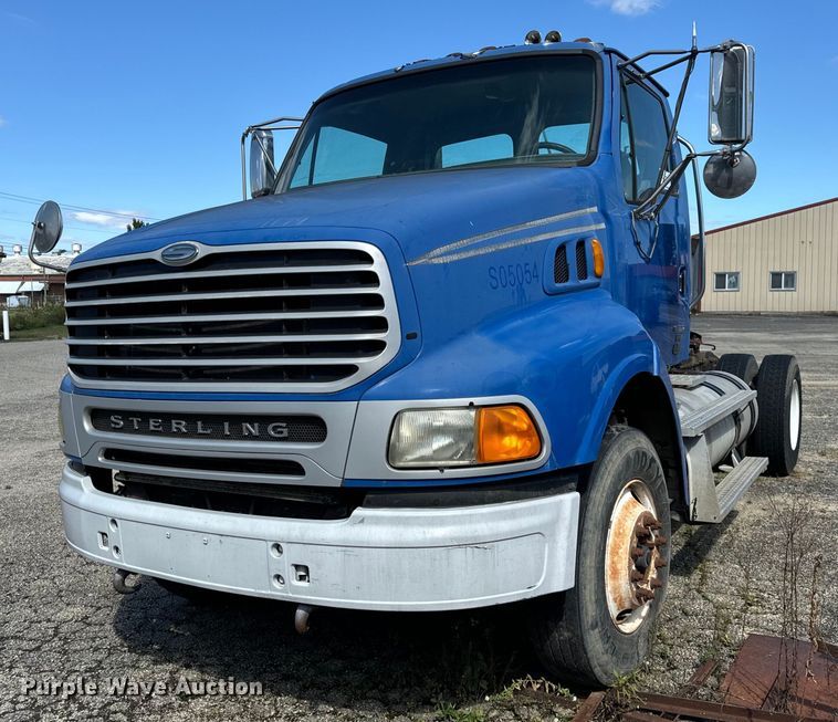 image for item DT2013 2005 Sterling  A-Line semi truck