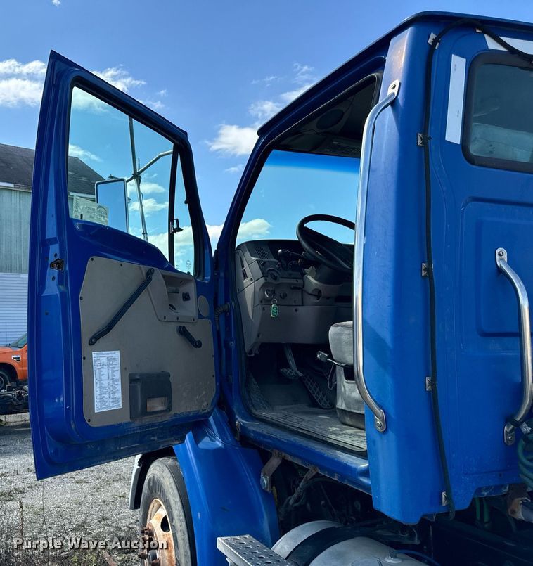 image for item DT2013 2005 Sterling  A-Line semi truck