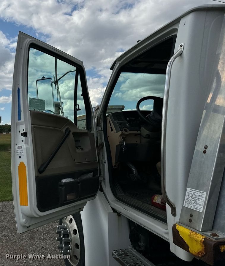 image for item DT2015 2006 Sterling  Acterra rollback truck