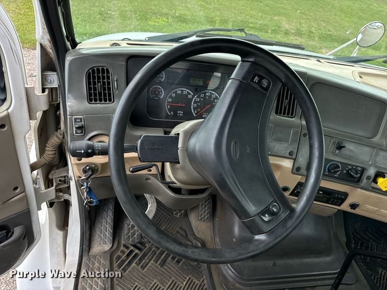 image for item DT2015 2006 Sterling  Acterra rollback truck