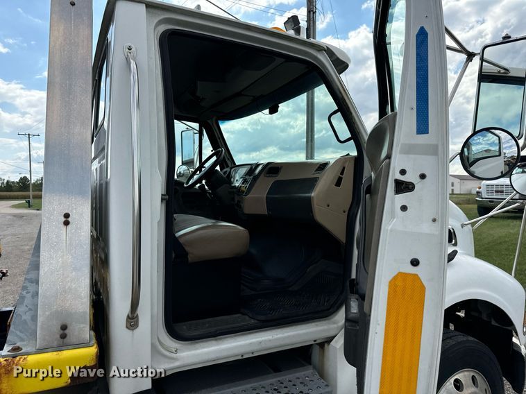 image for item DT2015 2006 Sterling  Acterra rollback truck