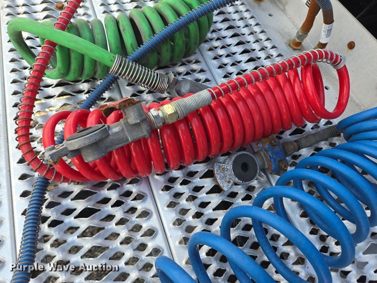 image for item DT5279 2021 Peterbilt 579 semi truck